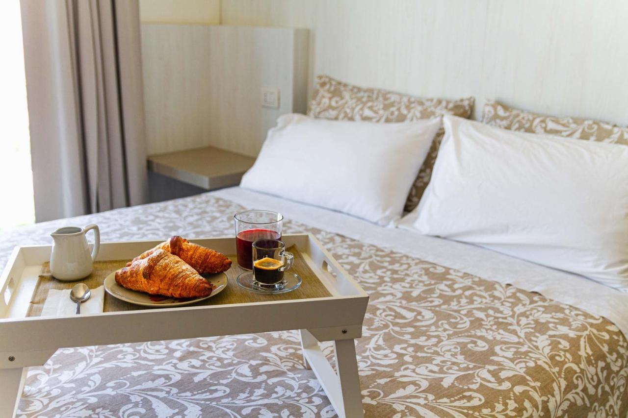 B&B & Spa Novantadieci Club (Adults Only) 아트리 외부 사진